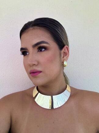 Colar placa Liz - Folheado a ouro 18K