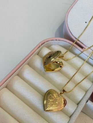 Colar relicário - Banhado a ouro 18k